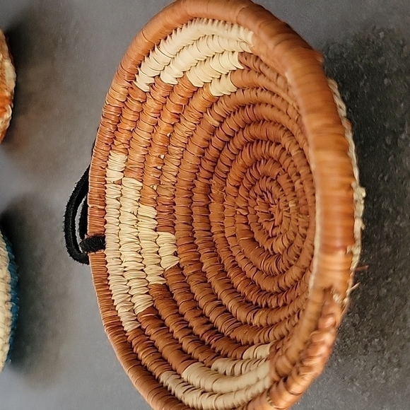 Set Of (4) Hand-Woven Mini Tribal Baskets - Picture 7 of 9